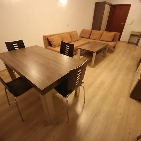 Menada Zornitsa Apartament *