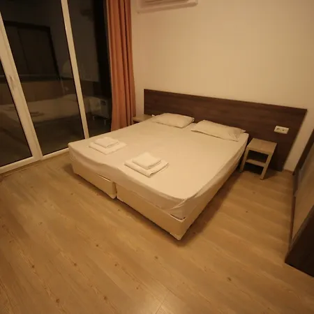 Menada Zornitsa Apartment